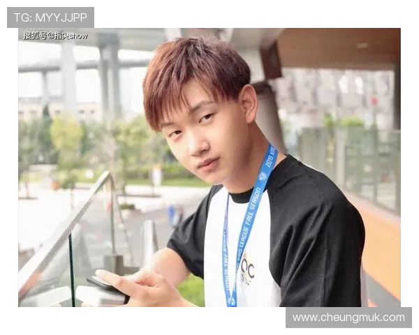 FLY鏖战T1巅峰对决燃爆赛场两队鏖战演绎传奇之夜