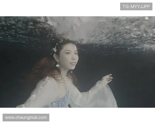 跳水运动的艺术与技巧探索：从入水姿势到空中翻腾的完美呈现