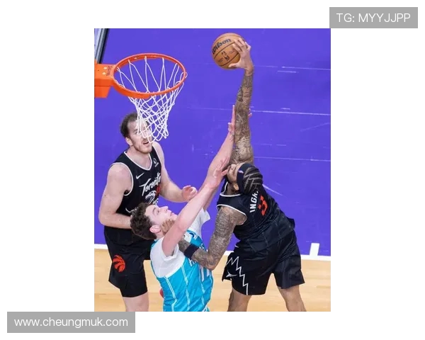 多伦多猛龙鏖战劲敌上演巅峰对决引爆全场激情篮球盛宴 多伦多猛龙鏖战劲敌上演巅峰对决引爆全场激情篮球盛宴